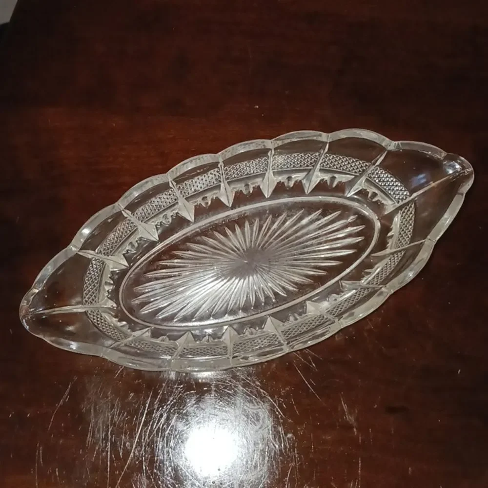 Vintage Pressed Glass Oval Dish – Starburst Design – Clear Scalloped Edge Candy